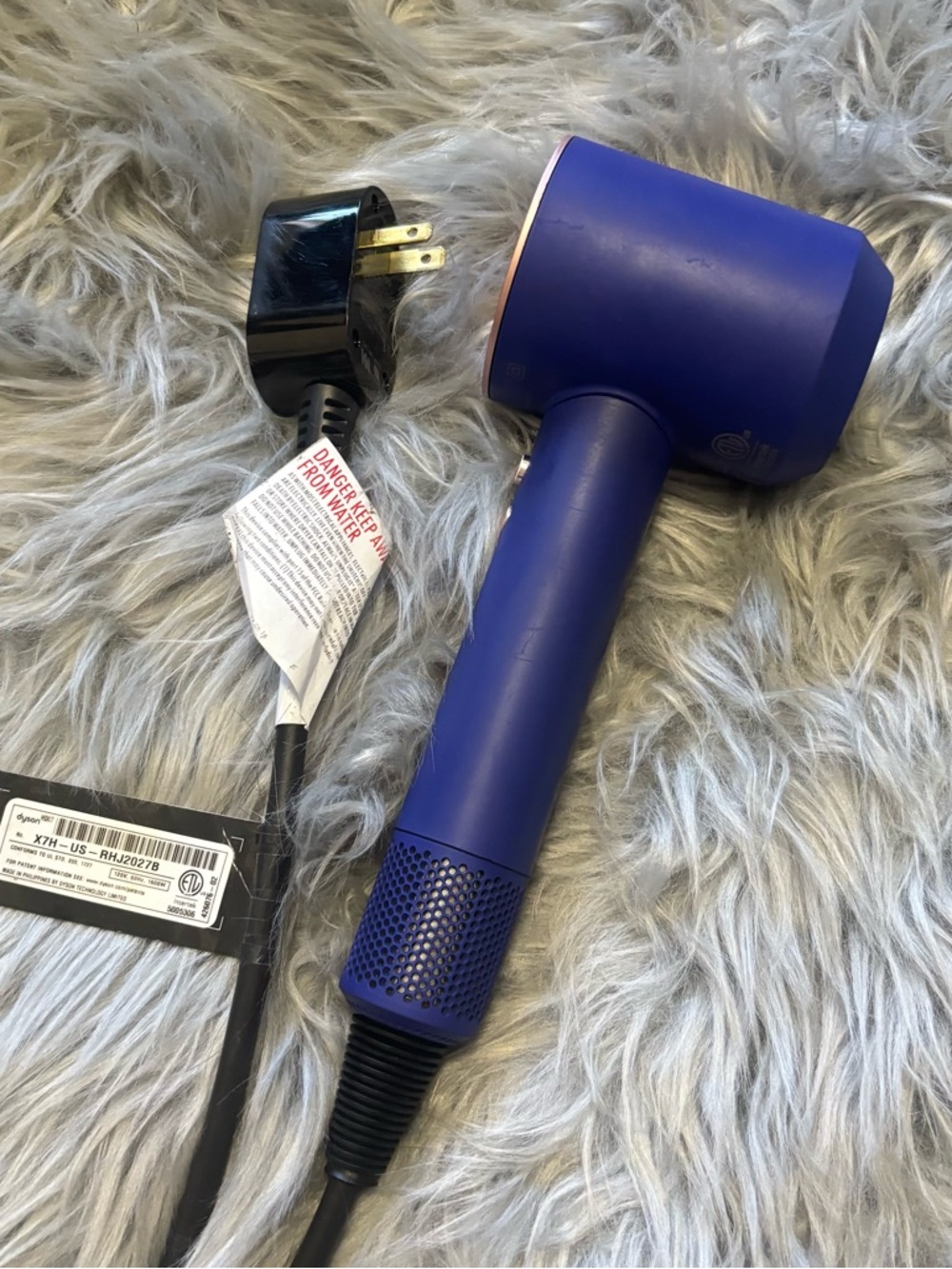 Dyson Supersonic Hair Dryer - FOR PARTS/NOT WORKING - w/ 3 NEW & 2 Used Accs